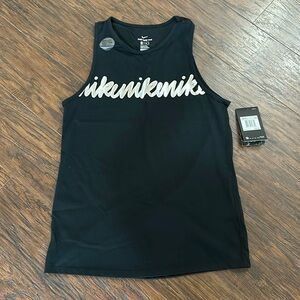 Nike Women’s Tank Size XS New With Tags